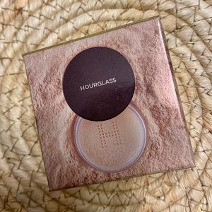 Hourglass Veil - Translucent Setting Powder